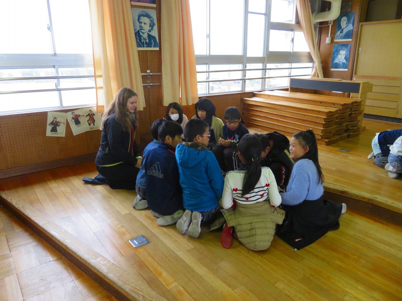 3限目（4年生）学活の授業-ドイツの子ども達の遊び