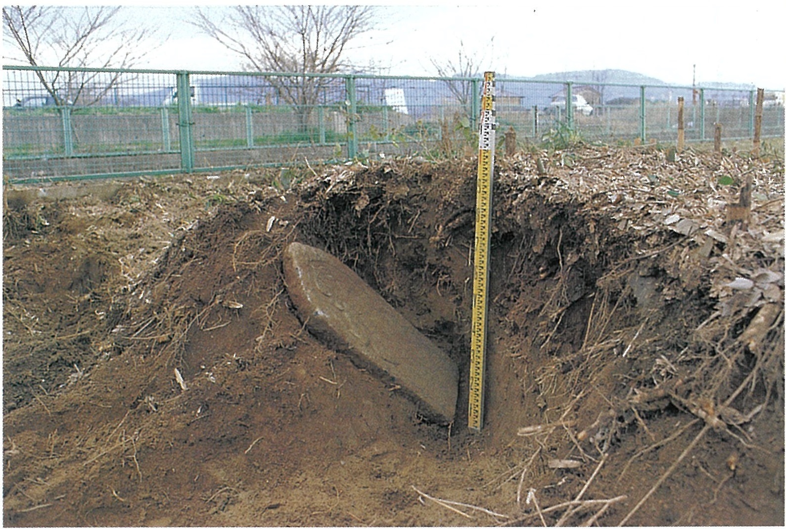 移転前旧墓地の発掘調査の様子