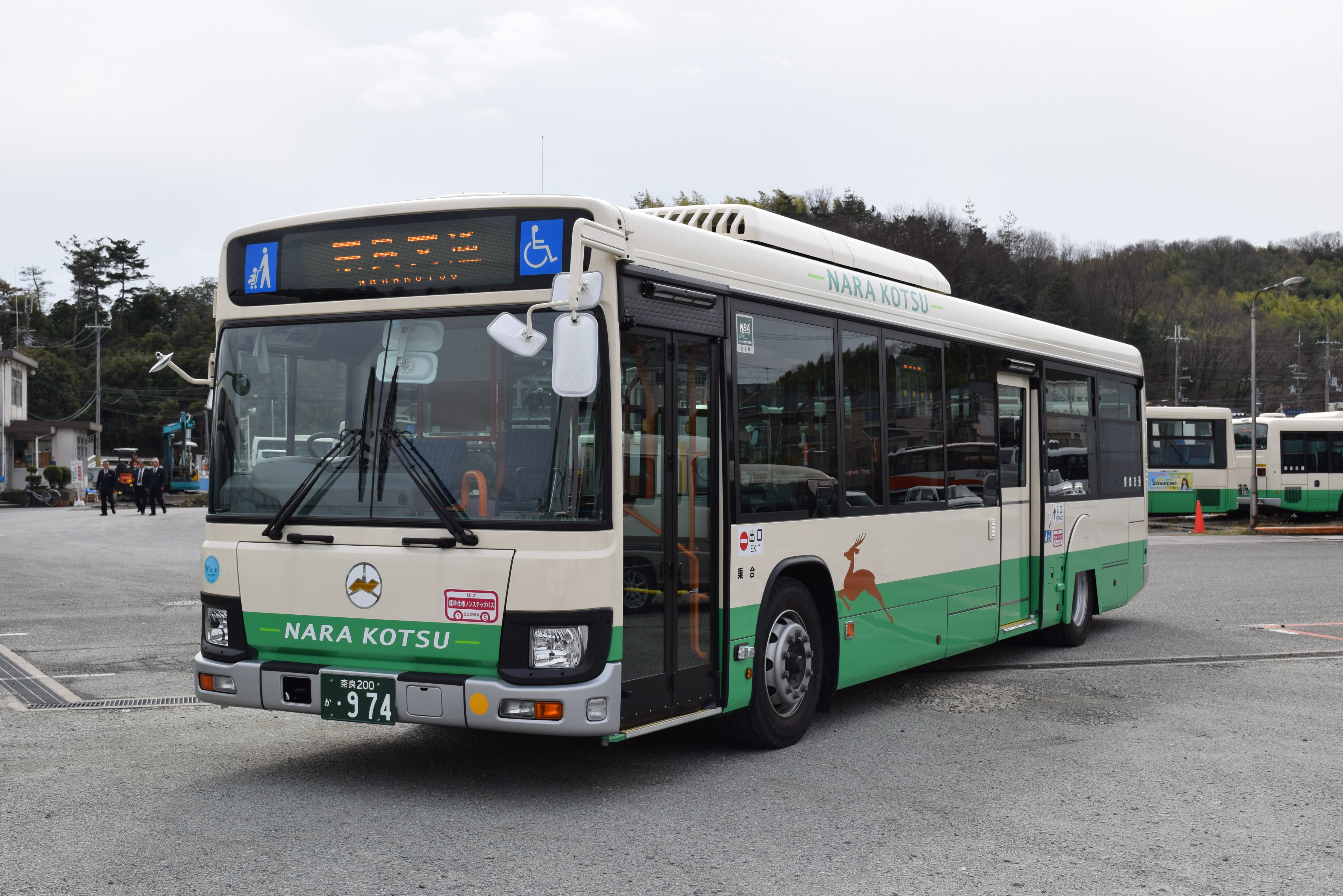 奈良交通(株)の採用ページ